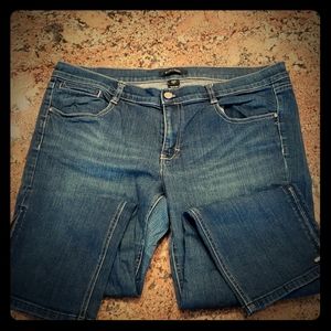 White House Black Market Jean Capri Pants Size 14